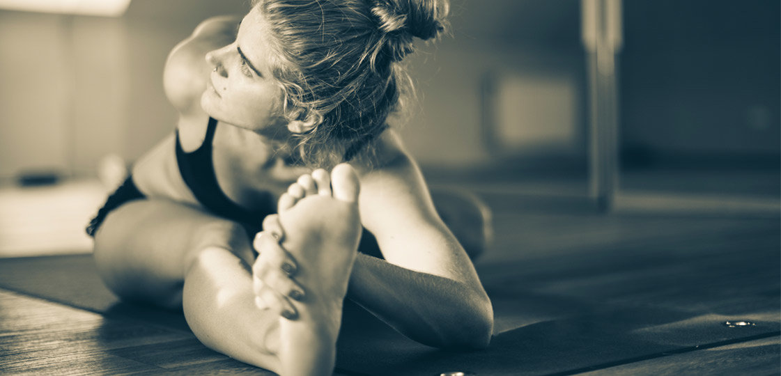 10 Reasons to Try Hot Yoga | FitMinutes.com