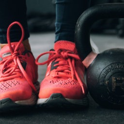 7 Reasons You Should Be Doing Kettlebell Exercises | FitMinutes.com