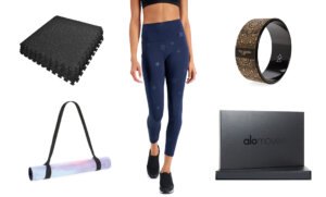 The Best Gifts for Yogis and Yoga Beginners | FitMinutes.com