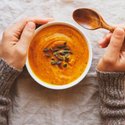 Easy and Healthy Soup Recipes Keeping Us Warm This Month | FitMinutes.com